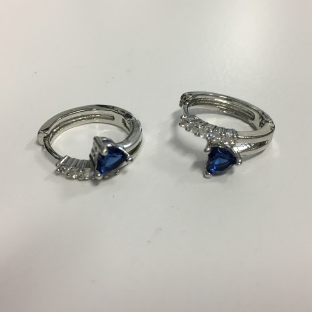 LAST ONE‼️ 925 Sterling Silver Sapphire Earrings - Picture 5 of 9